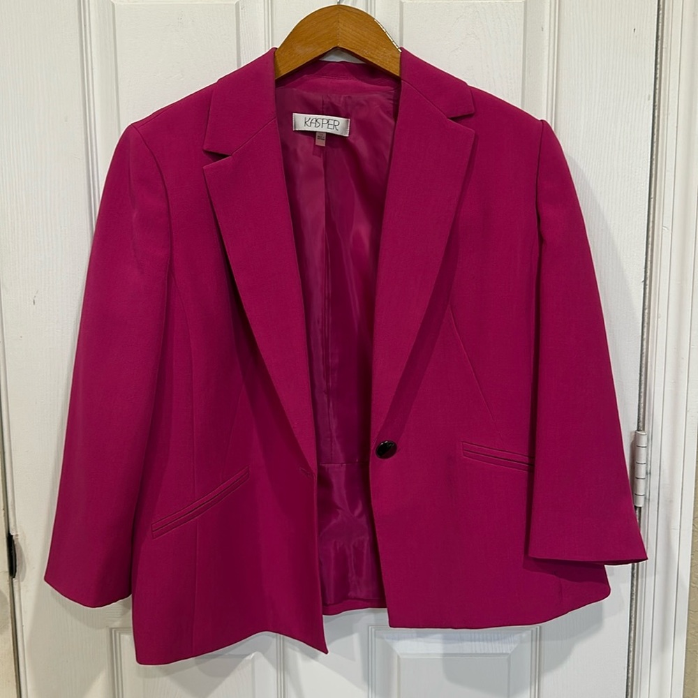 Kasper magenta blazer with pleat detail on back.